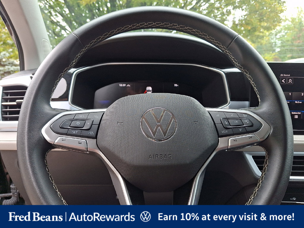 Certified 2025 Volkswagen Taos SE AWD/4WD image 24