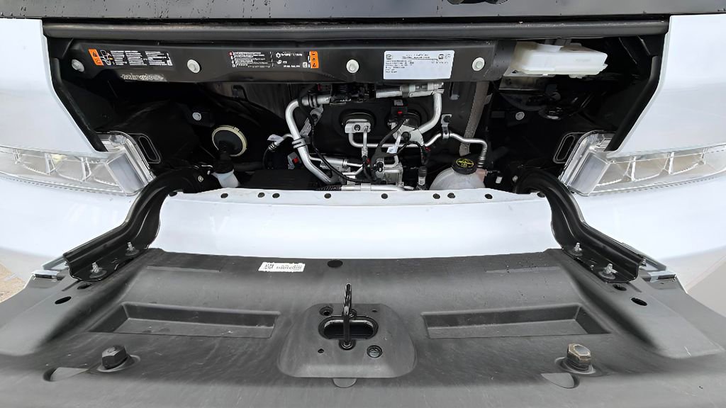 Used 2024 Chevrolet Brightdrop 600 w/ Commercial Equipment Package AWD/4WD image 31
