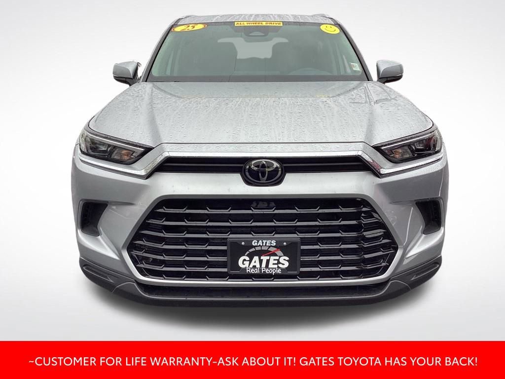 Used 2025 Toyota Grand Highlander AWD image 2