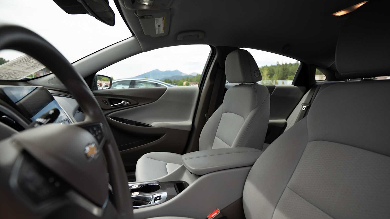 Used 2024 Chevrolet Malibu LT FWD image 11