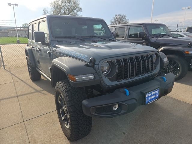 Used 2025 Jeep Wrangler Unlimited Rubicon 4xe w/ Convenience Group AWD/4WD image 2
