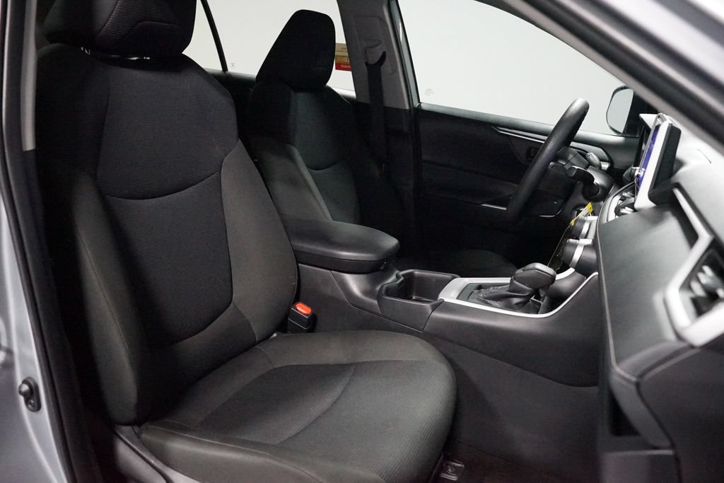 Certified 2025 Toyota RAV4 LE FWD image 27