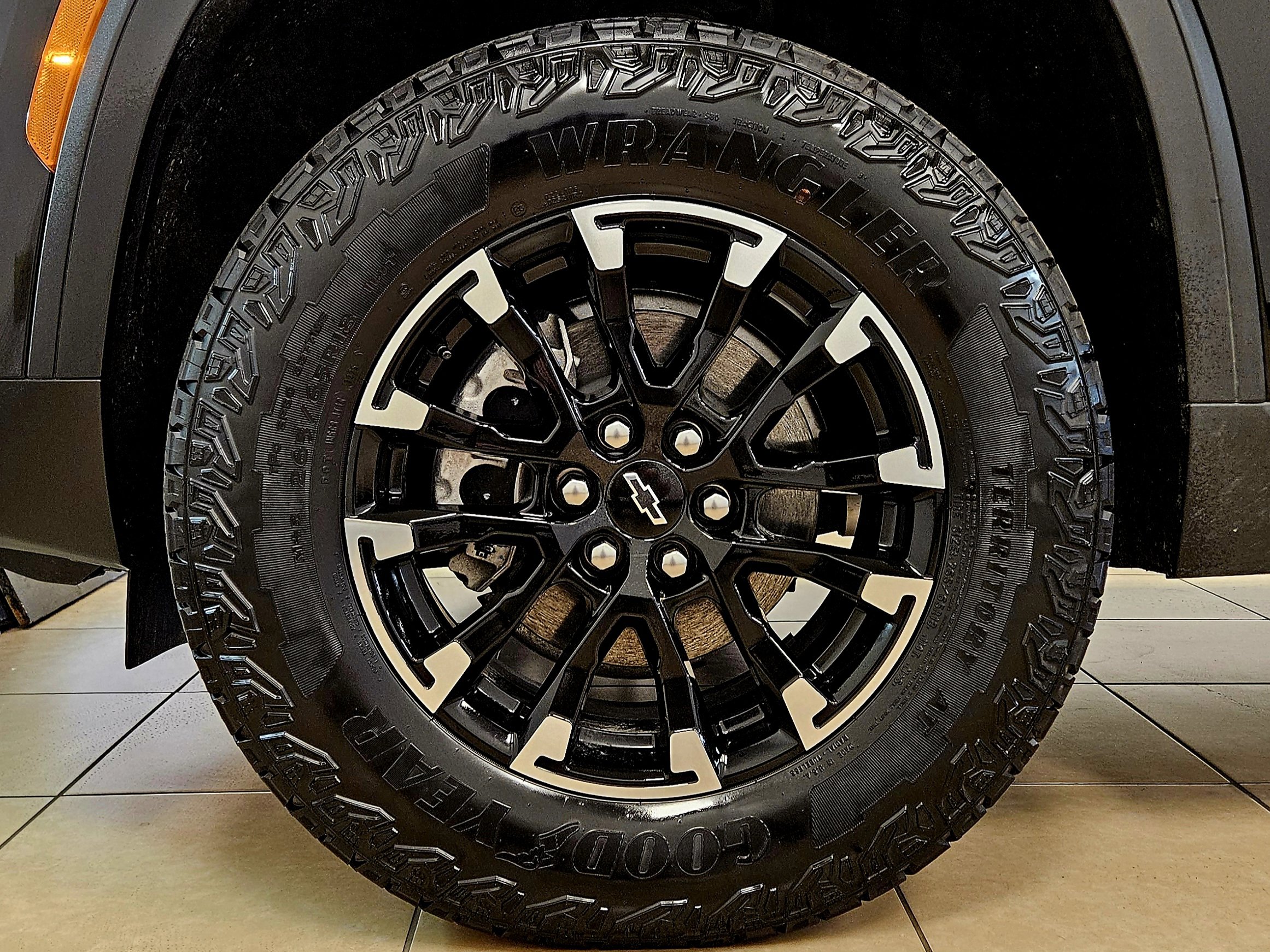 Used 2025 Chevrolet Traverse Z71 w/ Driver Confidence Package image 33