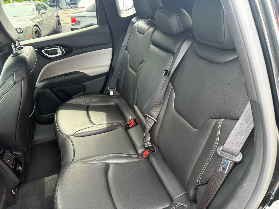 Used 2025 Jeep Compass Limited AWD/4WD image 11