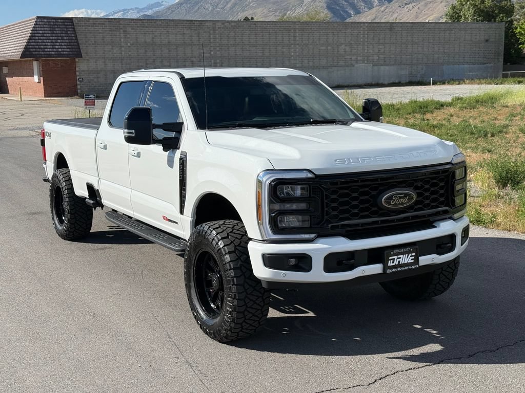 Used 2026 Ford F350 Lariat w/ Black Appearance Package AWD/4WD image 2