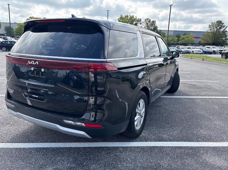 Used 2024 Kia Carnival LX FWD image 8