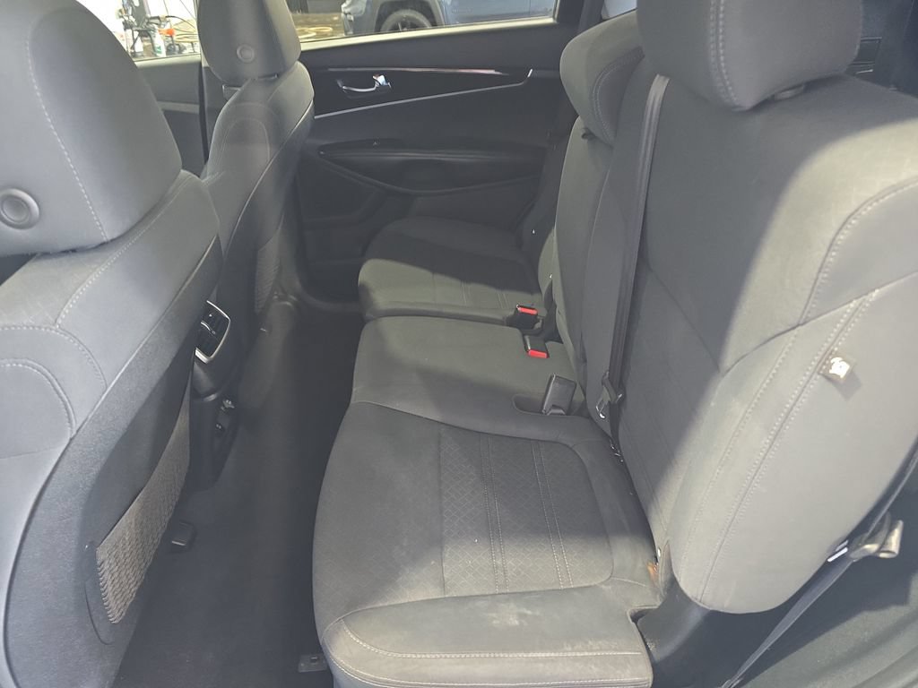 Used 2020 Kia Sorento FWD V6 image 14