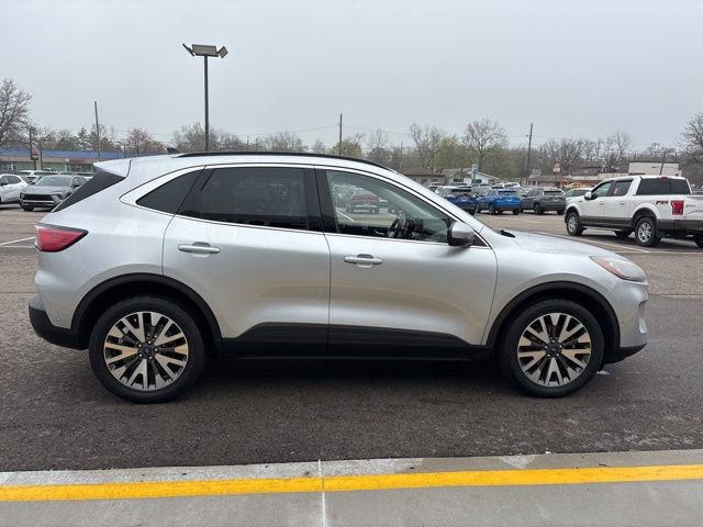 Used 2020 Ford Escape Titanium image 5