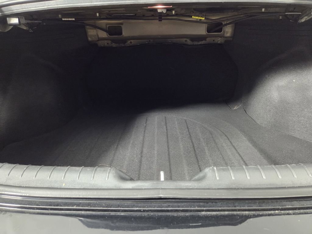 Used 2021 Hyundai Elantra SE image 29