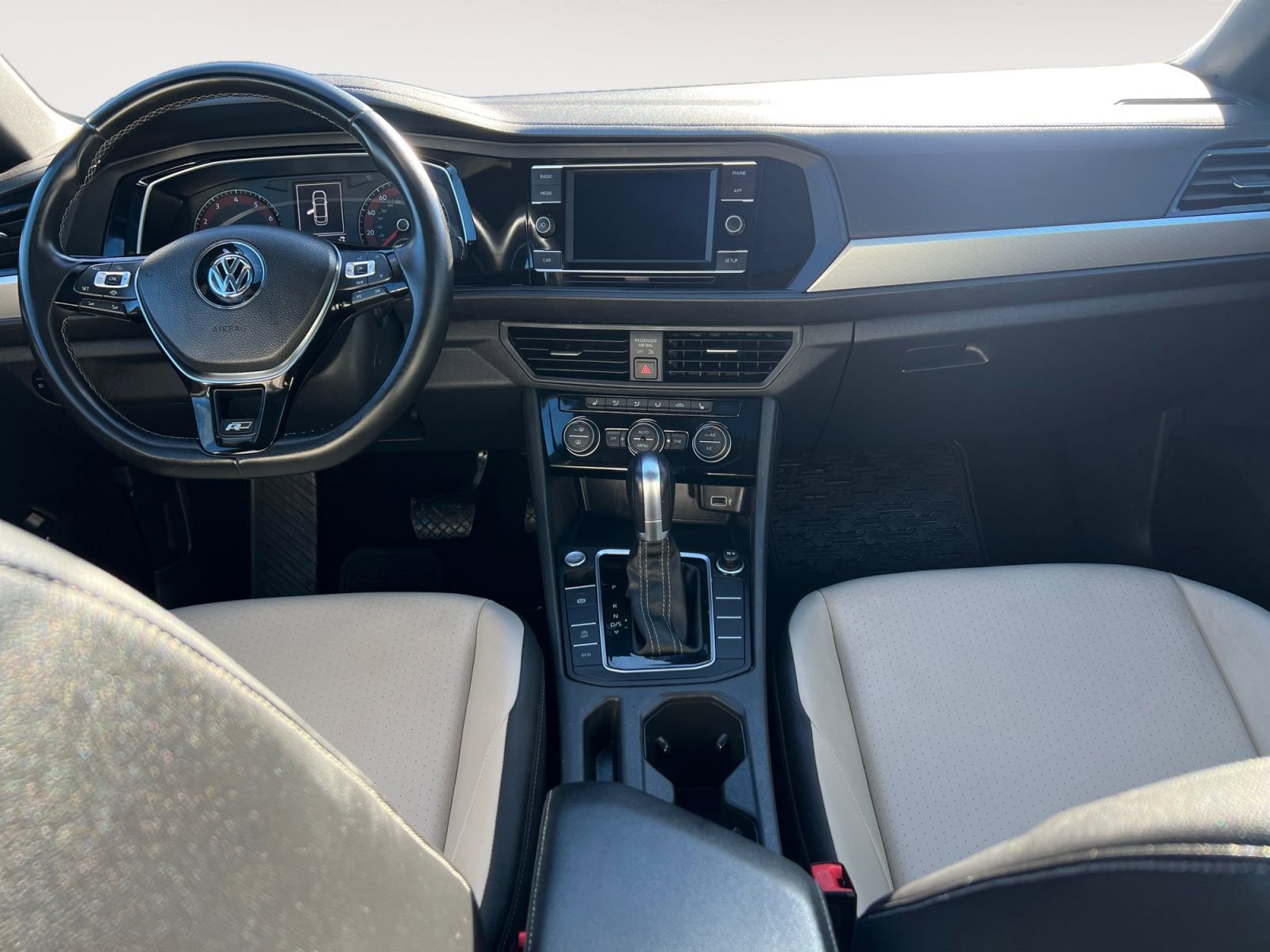 Used 2019 Volkswagen Jetta R-Line image 10