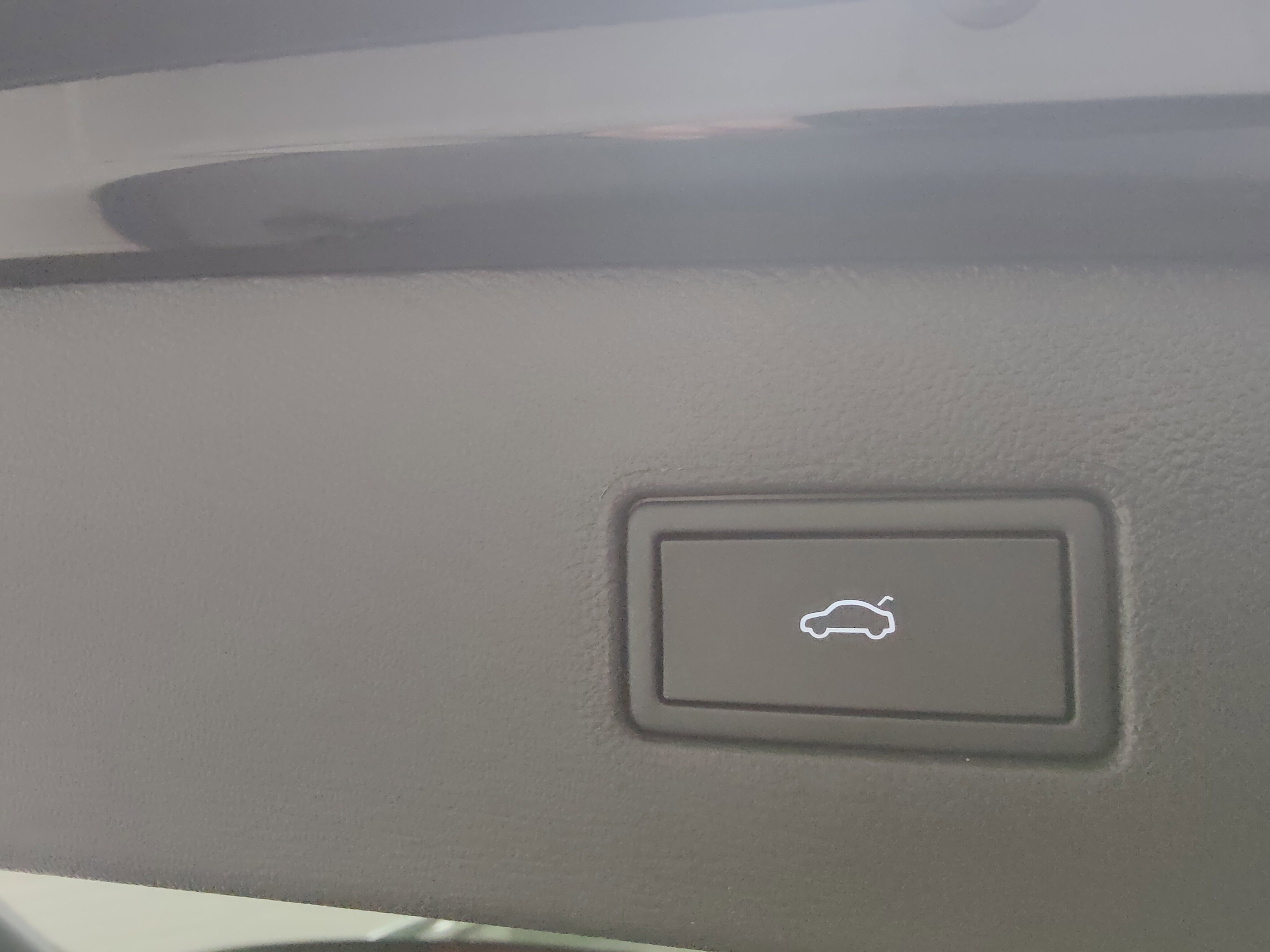 Used 2024 Volkswagen Tiguan SEL R-Line image 16