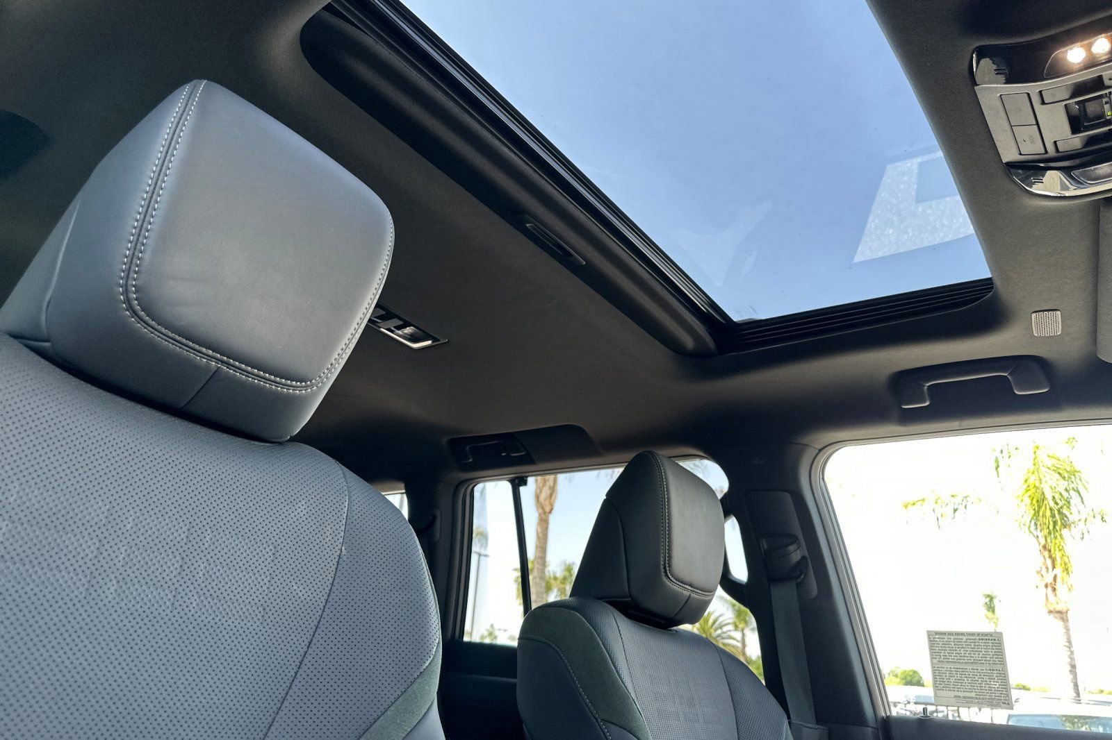 Used 2025 Lexus GX 550 image 18