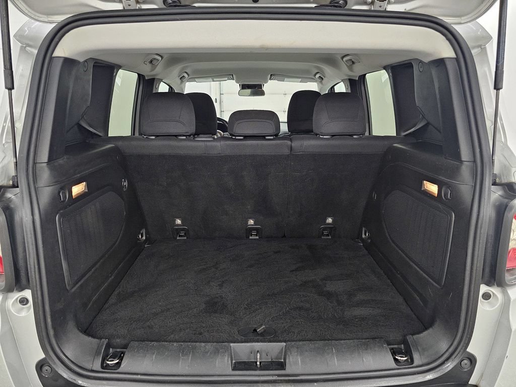 Used 2015 Jeep Renegade Latitude AWD/4WD image 26