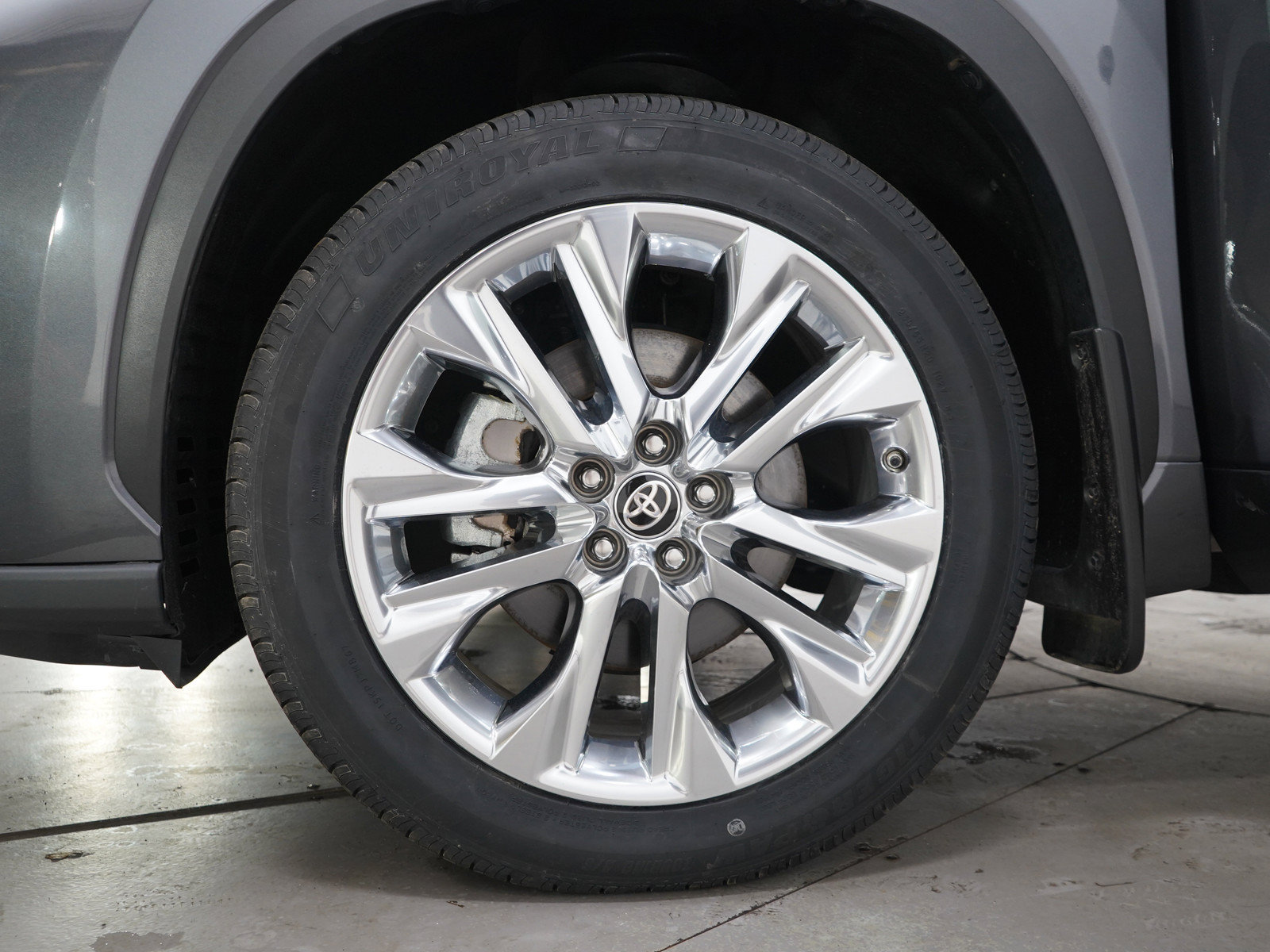 Used 2024 Toyota Highlander Limited AWD/4WD image 36