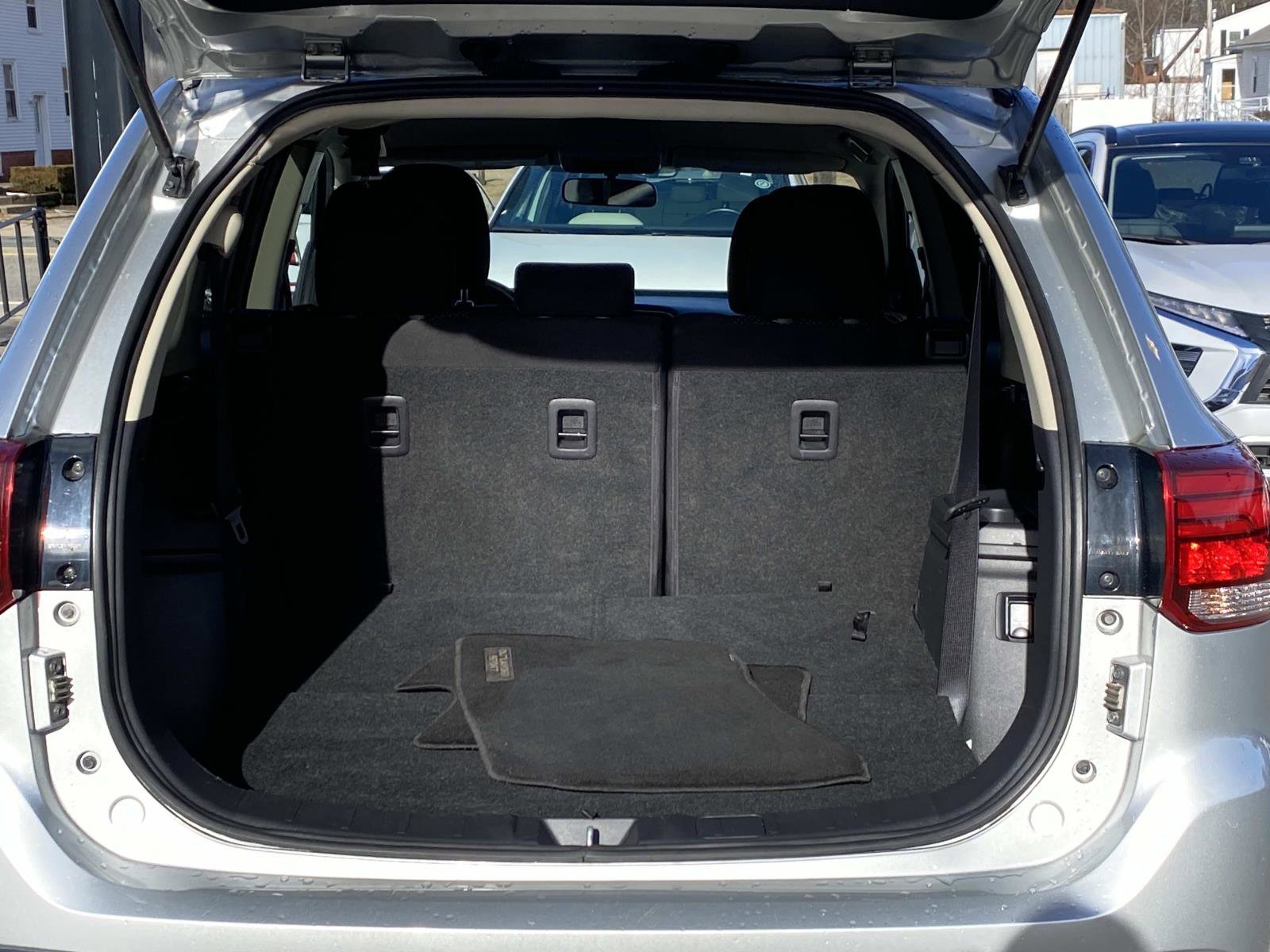 Used 2020 Mitsubishi Outlander ES image 5