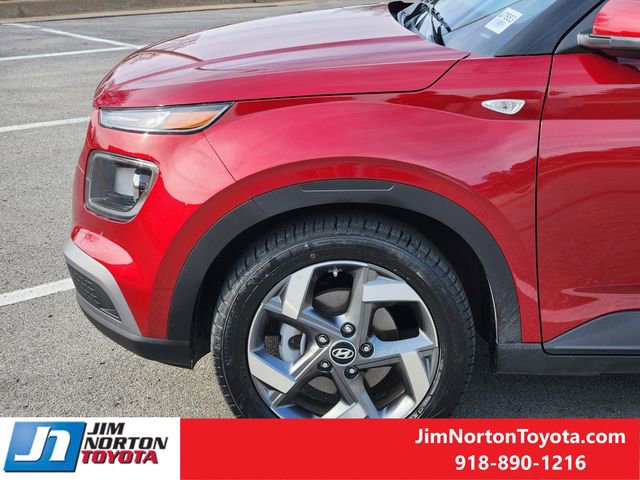 Used 2025 Hyundai Venue SEL image 8