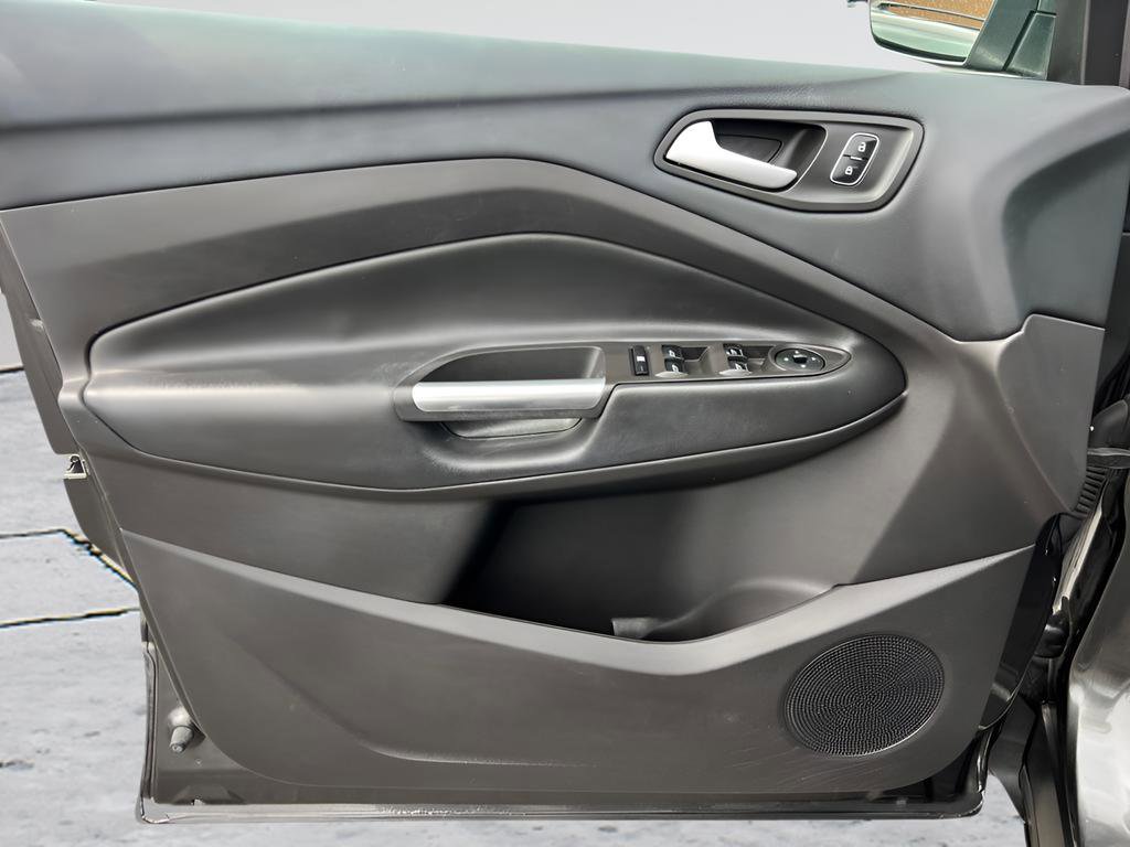 Used 2018 Ford Escape SE image 34