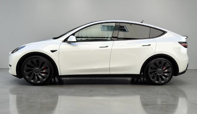 Used 2023 Tesla Model Y Performance AWD/4WD image 3