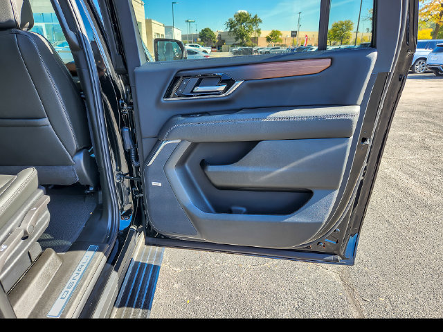New 2026 GMC Yukon XL Denali w/ Sun & Power Step Package AWD/4WD image 21