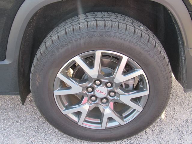 Used 2023 GMC Acadia SLT FWD image 16