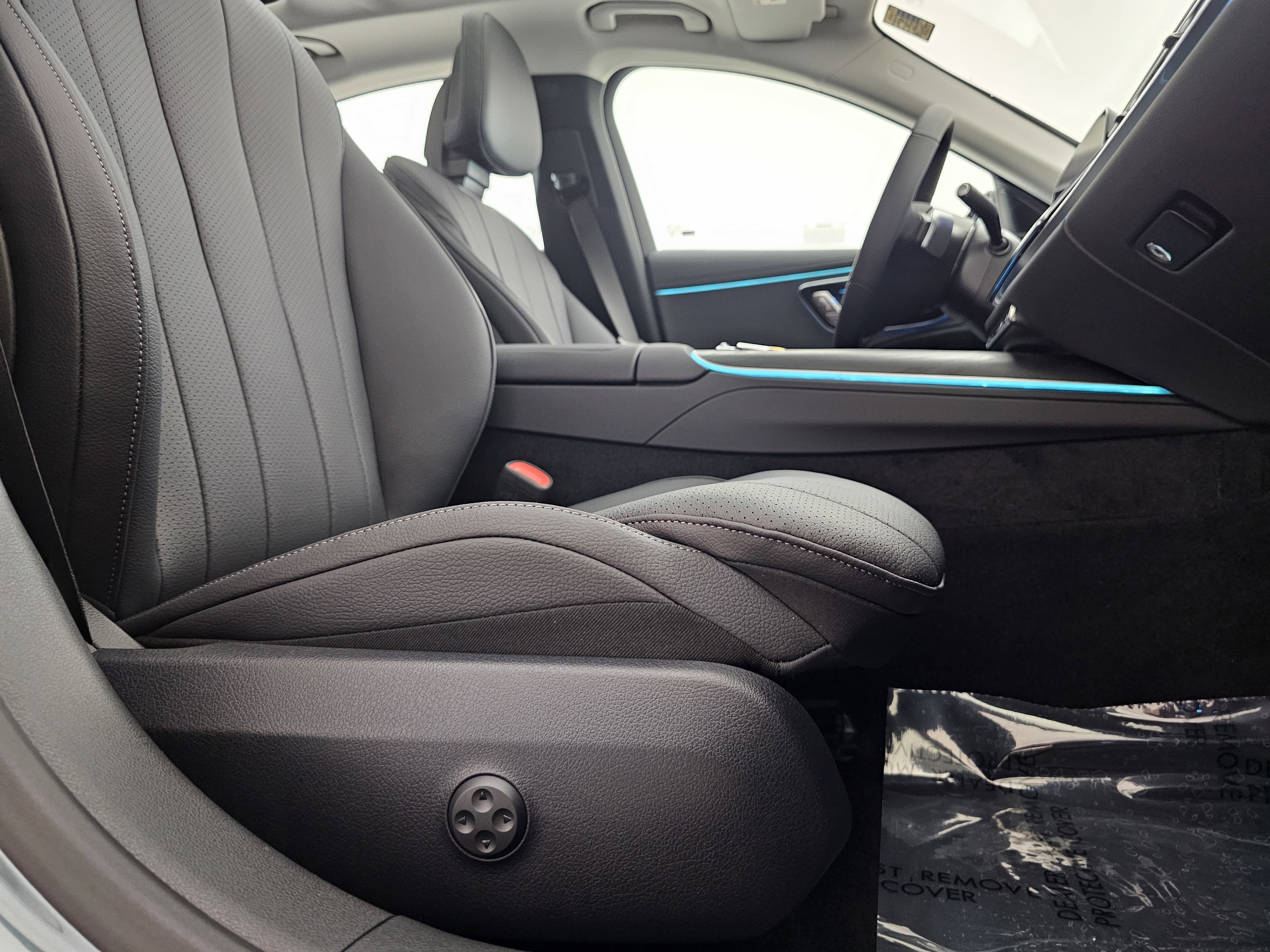 New 2026 Mercedes-Benz E 350 4MATIC Sedan image 18