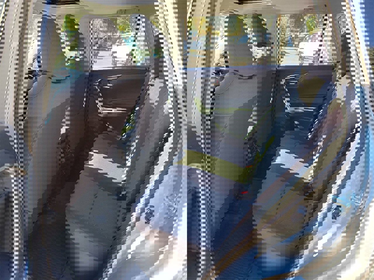 Used 2020 Toyota RAV4 XLE image 11