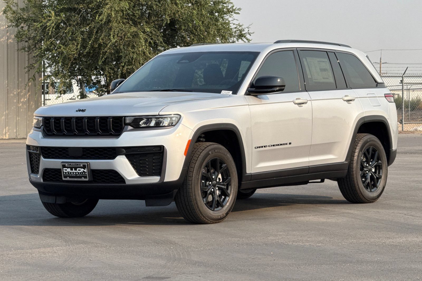New 2026 Jeep Grand Cherokee Altitude AWD/4WD image 10