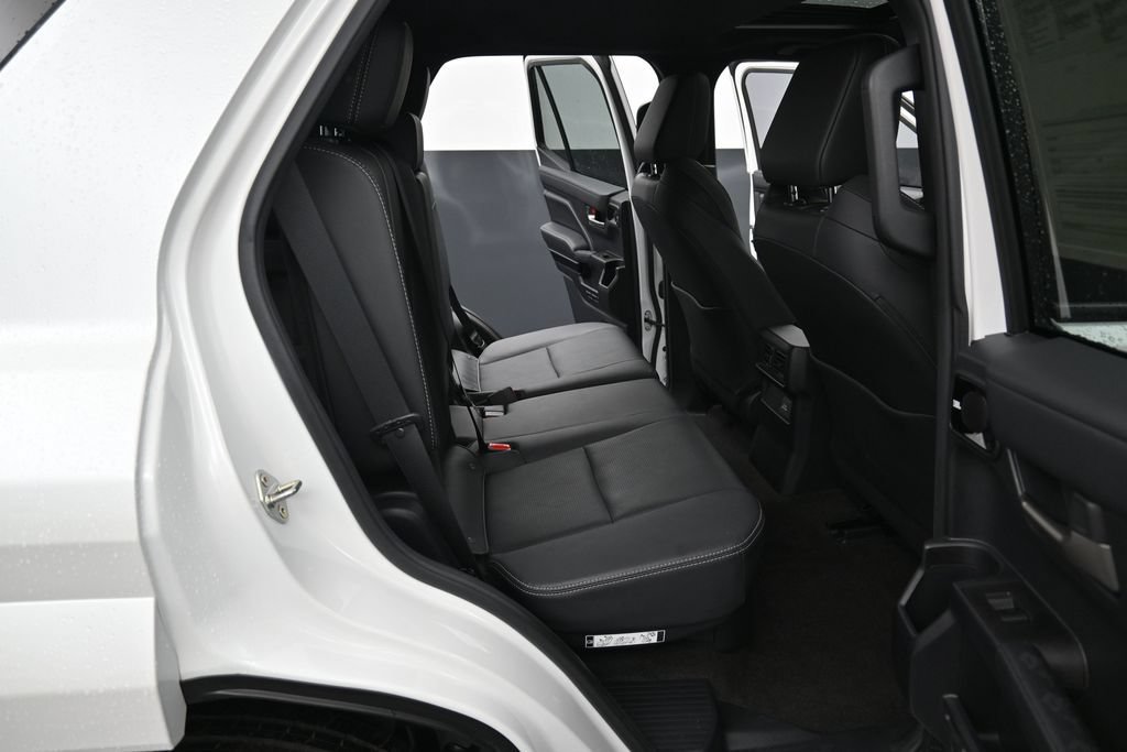 Used 2025 Toyota 4Runner Limited AWD/4WD image 35