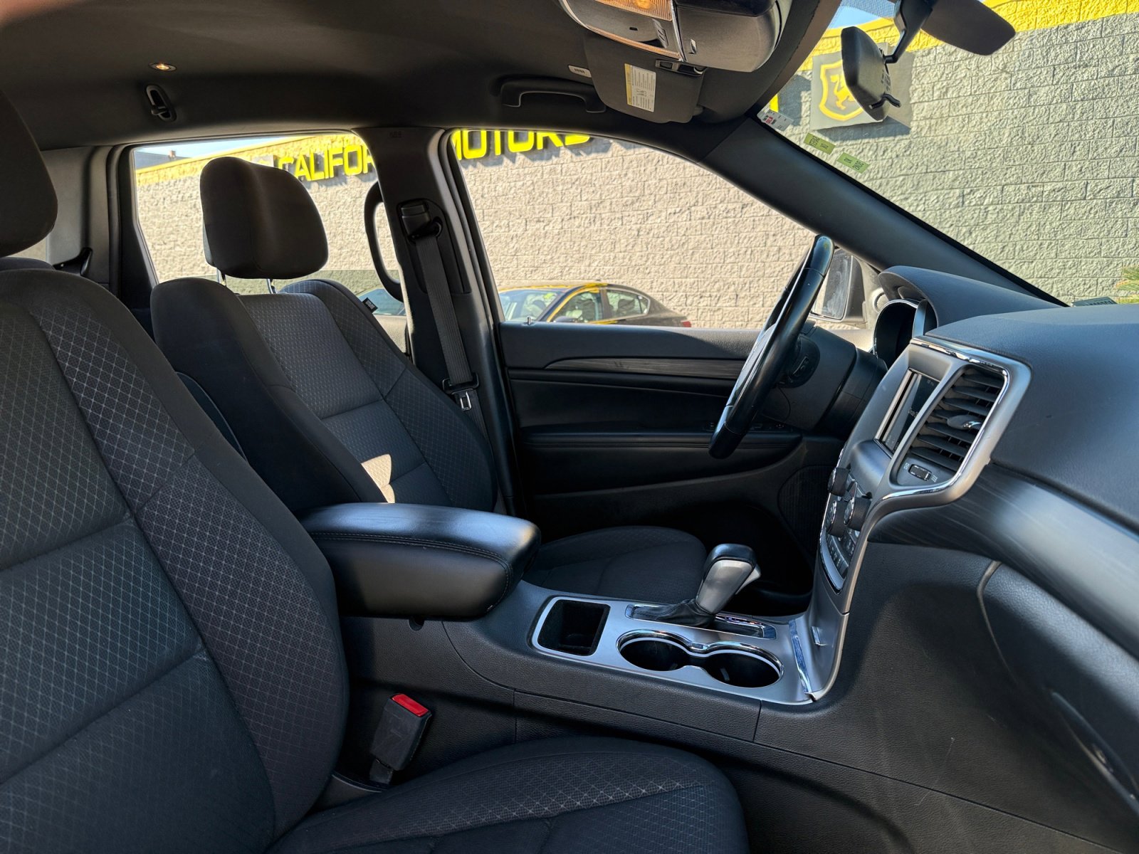 Used 2021 Jeep Grand Cherokee Laredo image 19