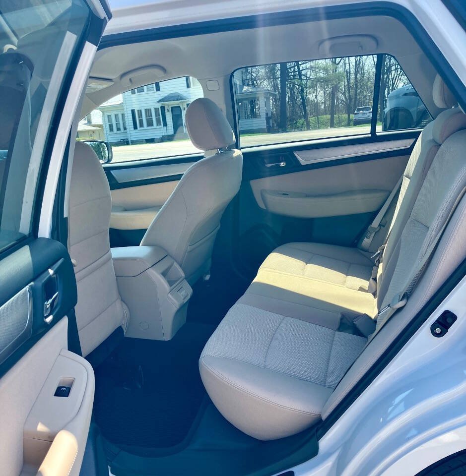 Used 2018 Subaru Outback 2.5i Premium AWD/4WD image 15