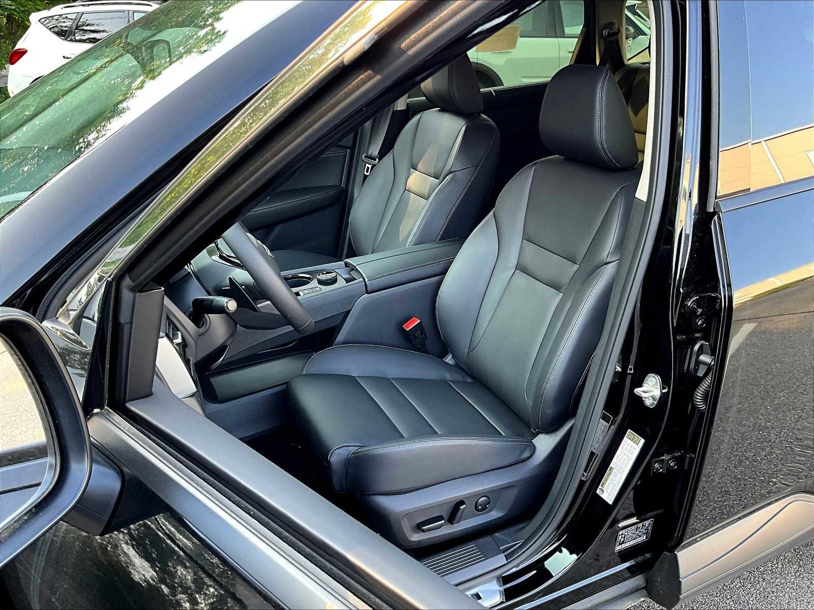 New 2025 Nissan Rogue SL w/ Tech Package image 11