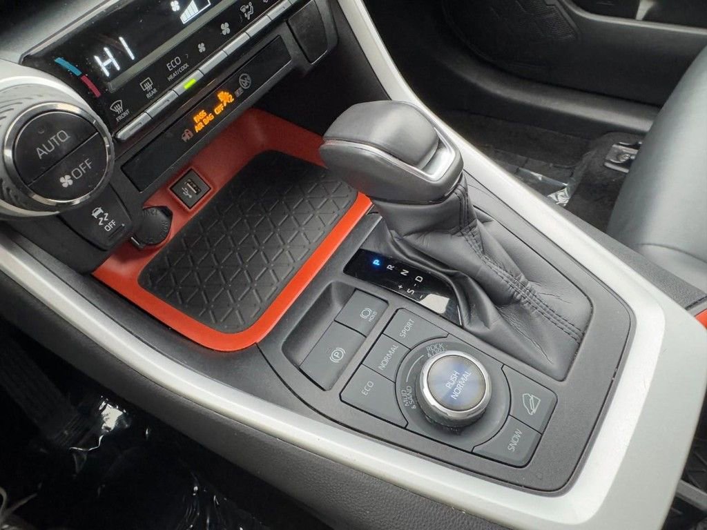 Used 2024 Toyota RAV4 Adventure image 19