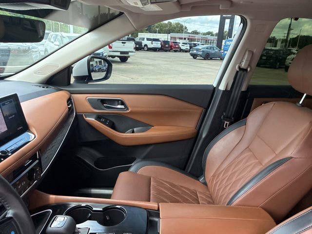 Used 2024 Nissan Rogue Platinum w/ Platinum Premium Package FWD image 16