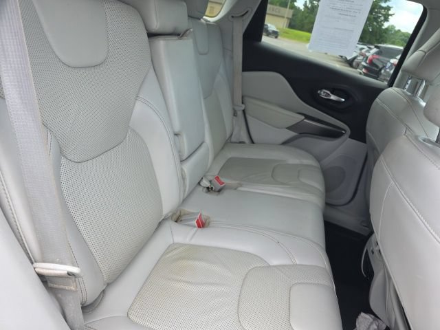 Used 2020 Jeep Cherokee Limited FWD image 12