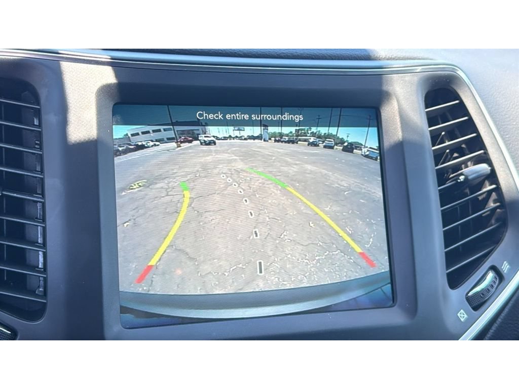 Used 2022 Jeep Cherokee Latitude Lux AWD/4WD image 17