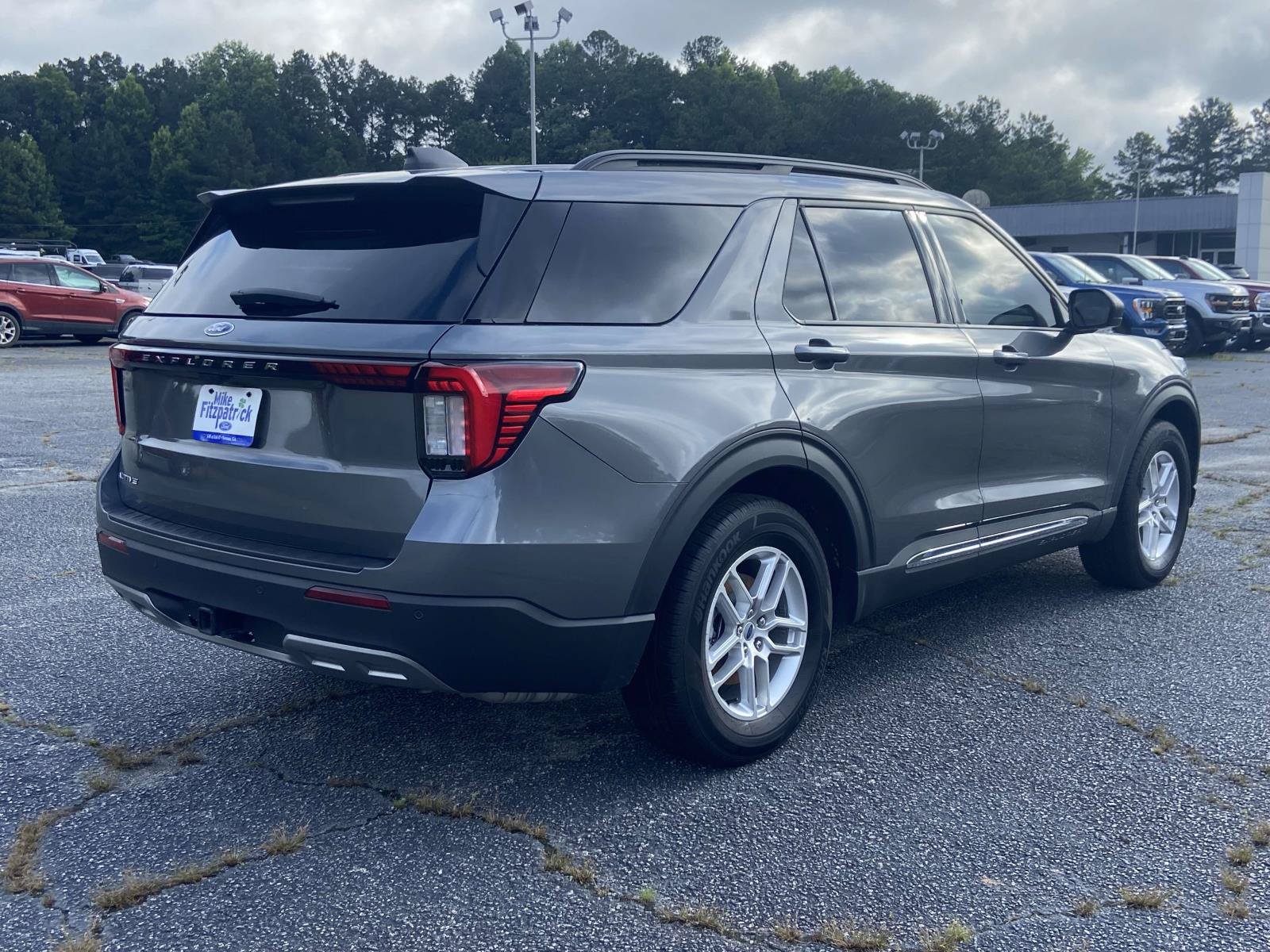 Used 2025 Ford Explorer Active w/ Active Comfort Package RWD image 3