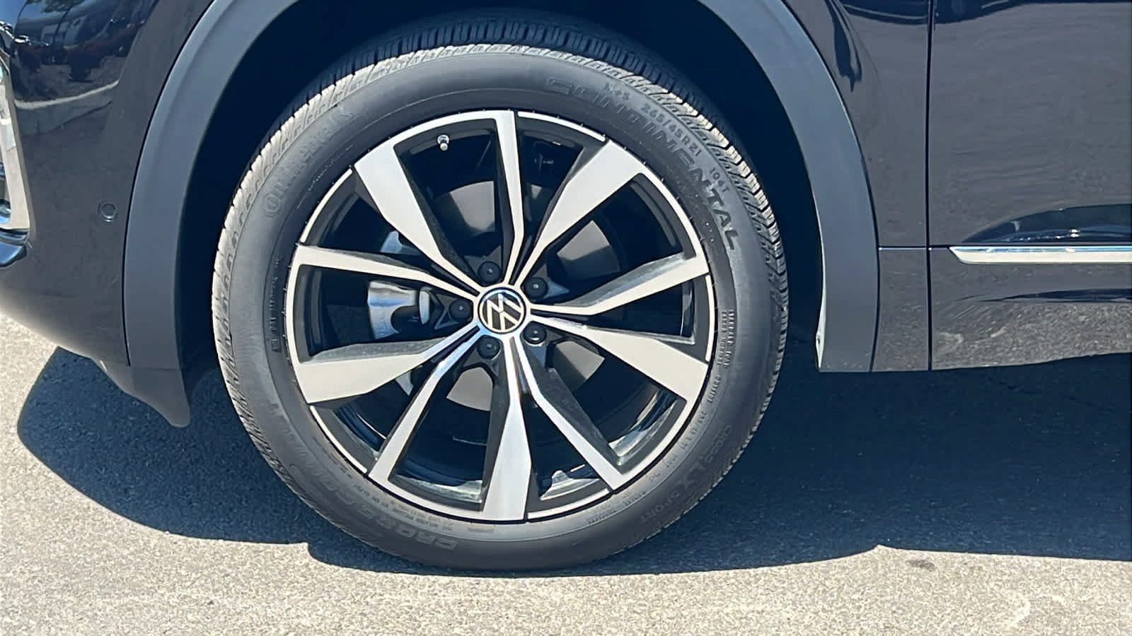 Certified 2025 Volkswagen Atlas SEL Premium R-Line AWD/4WD image 9
