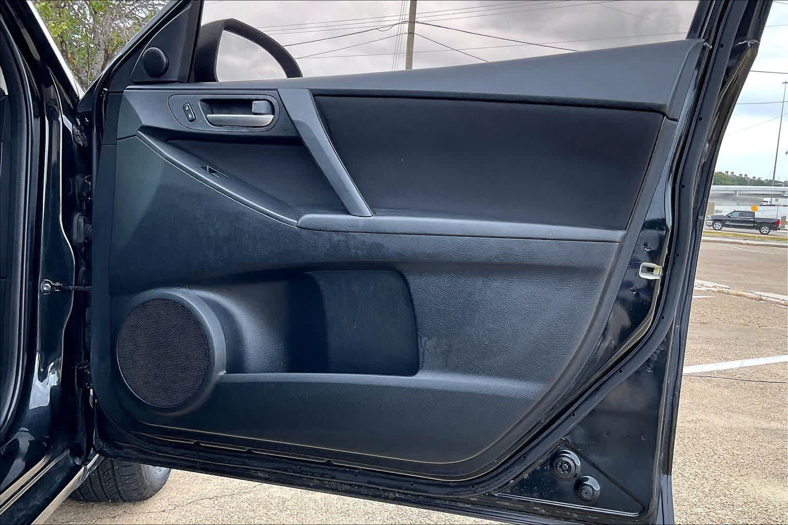 Used 2012 MAZDA MAZDA3 i Touring FWD image 26