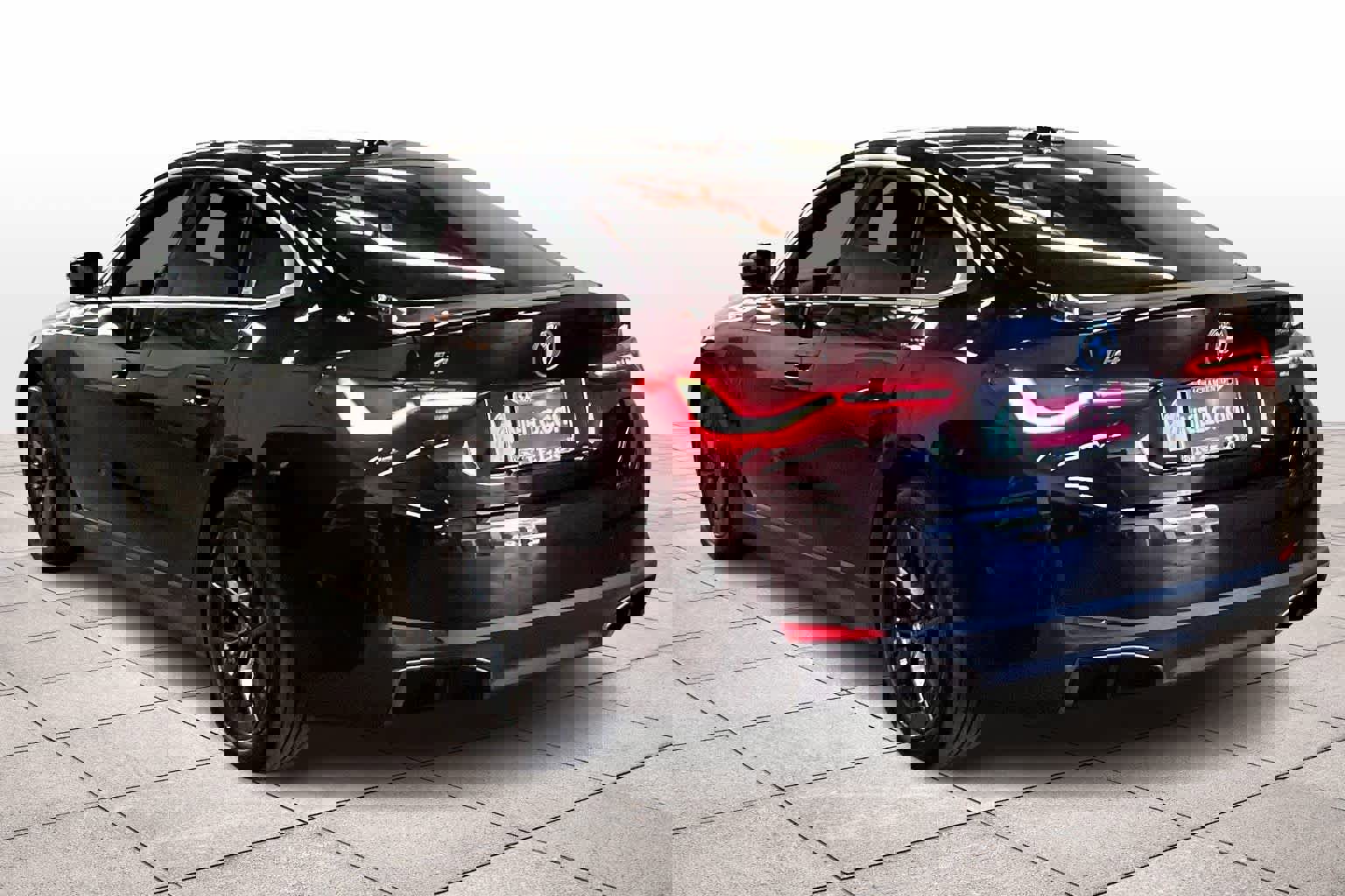 Used 2025 BMW i4 eDrive40 w/ M Sport Package image 15