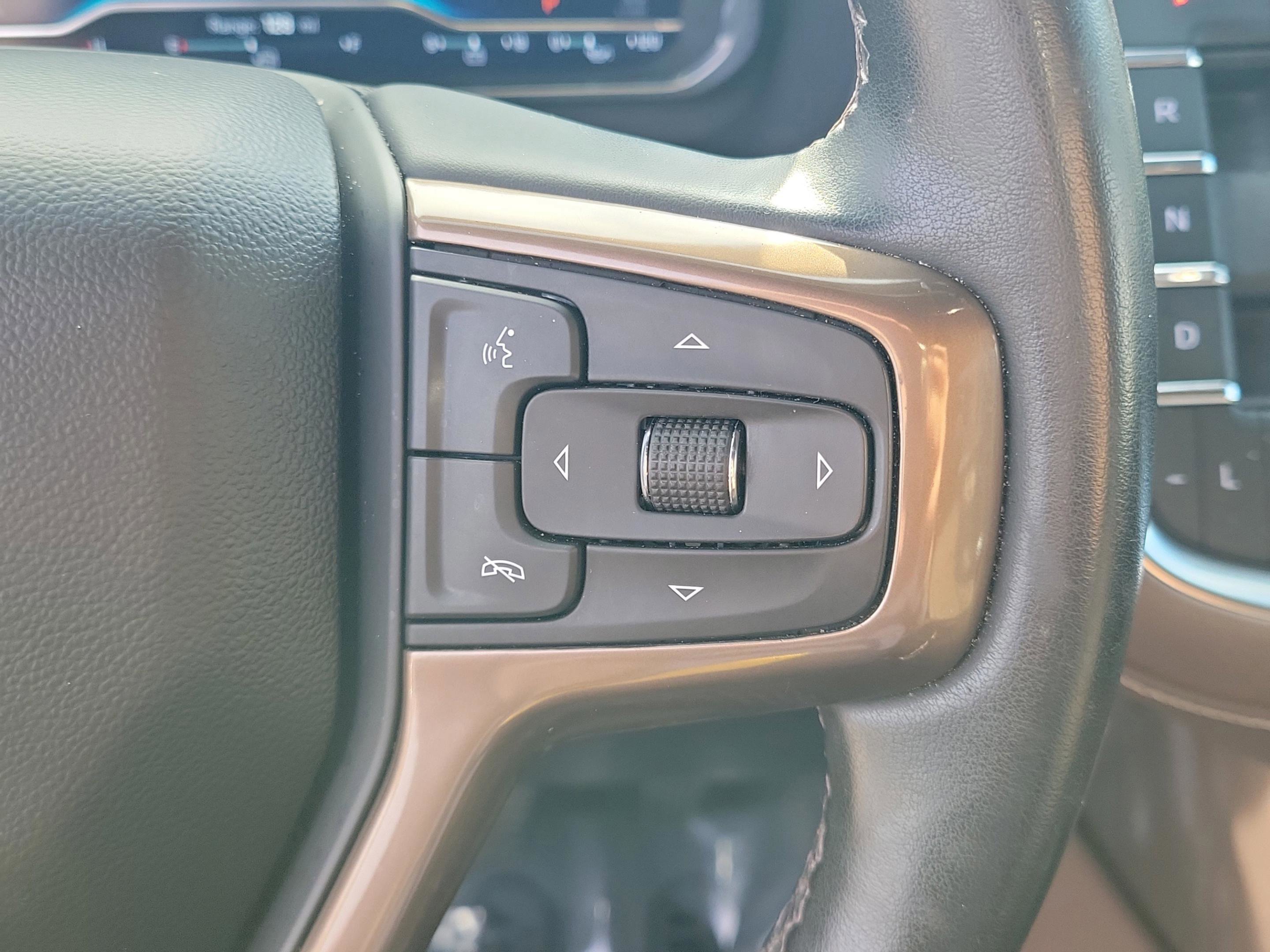 Used 2023 Chevrolet Suburban High Country image 30