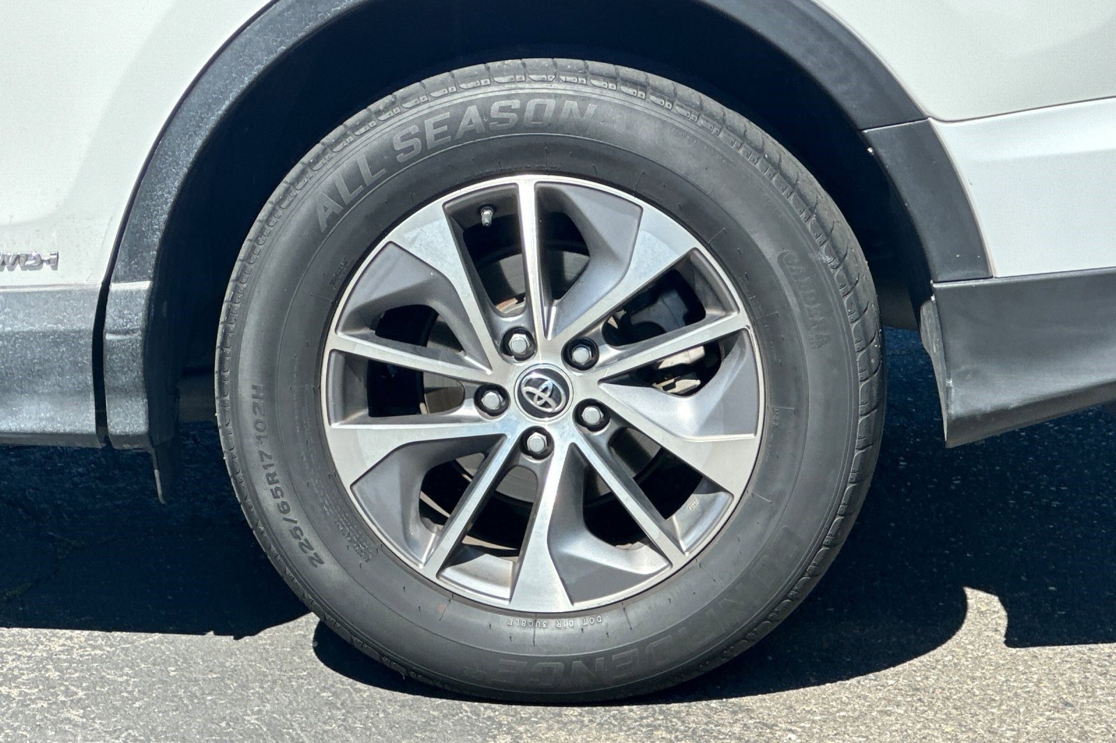 Used 2016 Toyota RAV4 XLE image 37