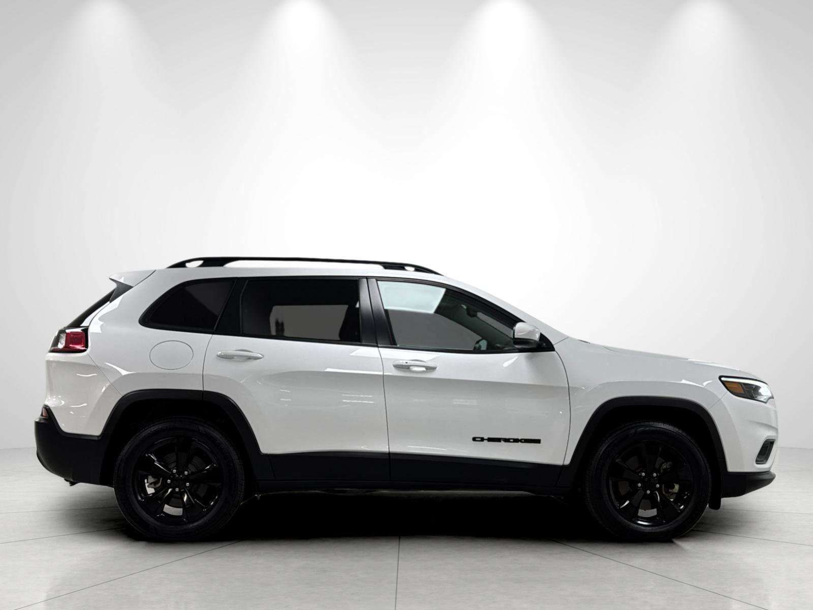Used 2021 Jeep Cherokee Latitude Plus AWD/4WD image 6