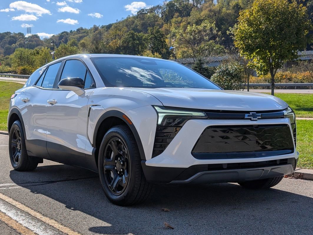 Used 2025 Chevrolet Blazer EV AWD Police image 3