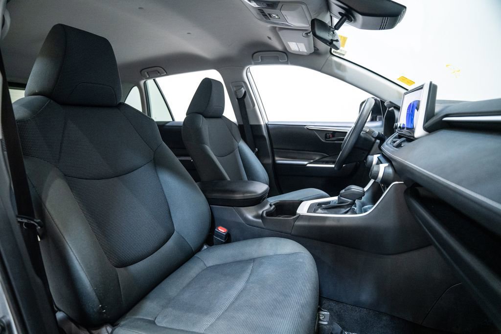 Used 2024 Toyota RAV4 LE image 15