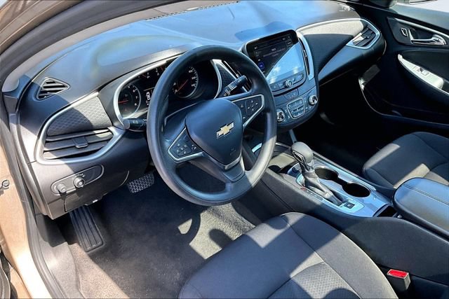 Used 2024 Chevrolet Malibu LT FWD image 16