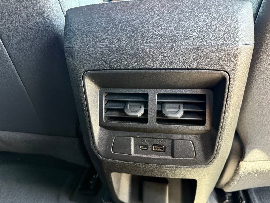 Used 2024 GMC Canyon AT4 w/ Technology Package image 17