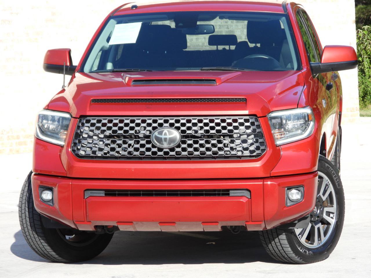 Used 2018 Toyota Tundra CrewMax SR5 w/ TRD Sport Package RWD image 10