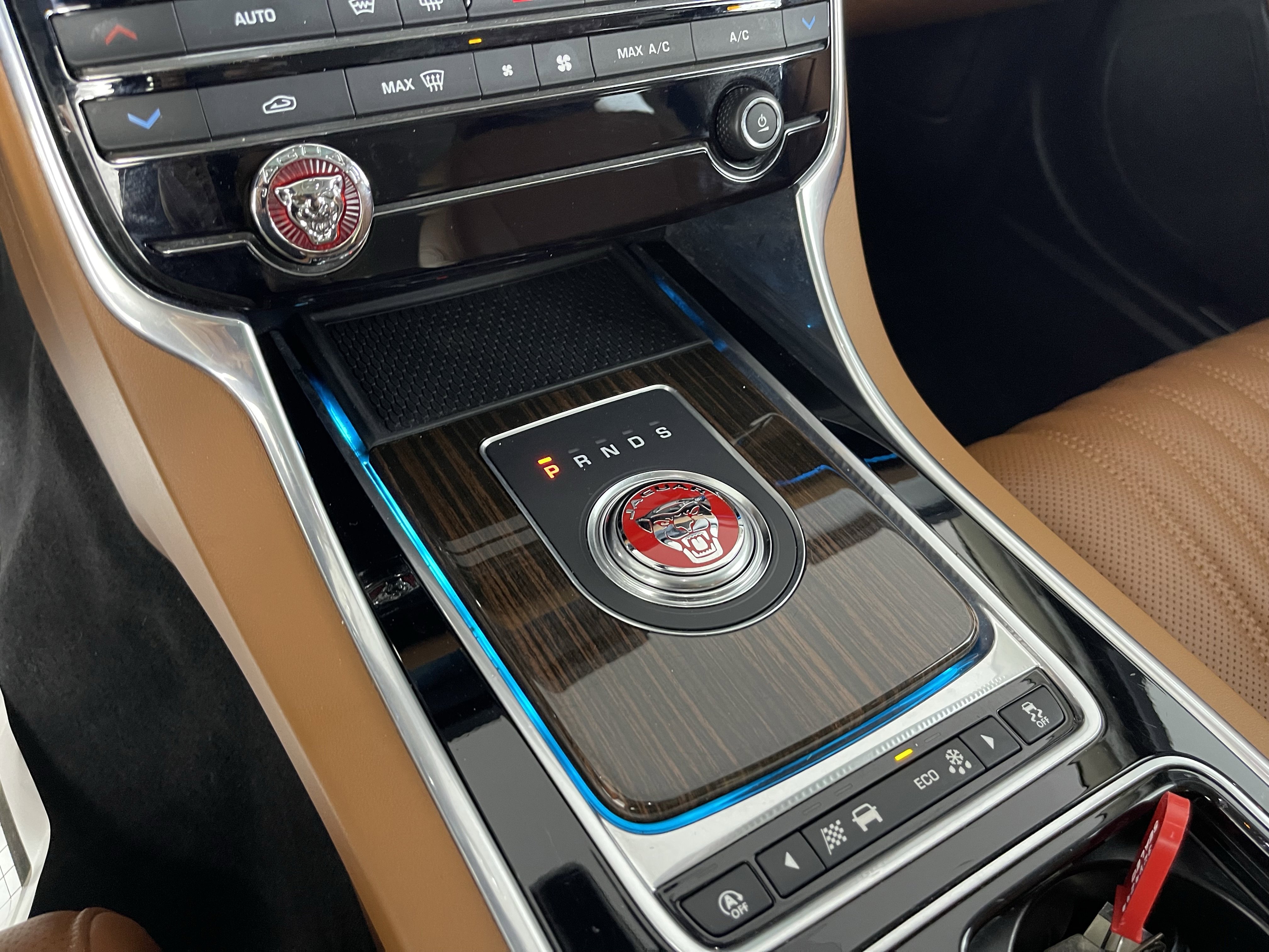 Used 2018 Jaguar XF Portfolio image 14