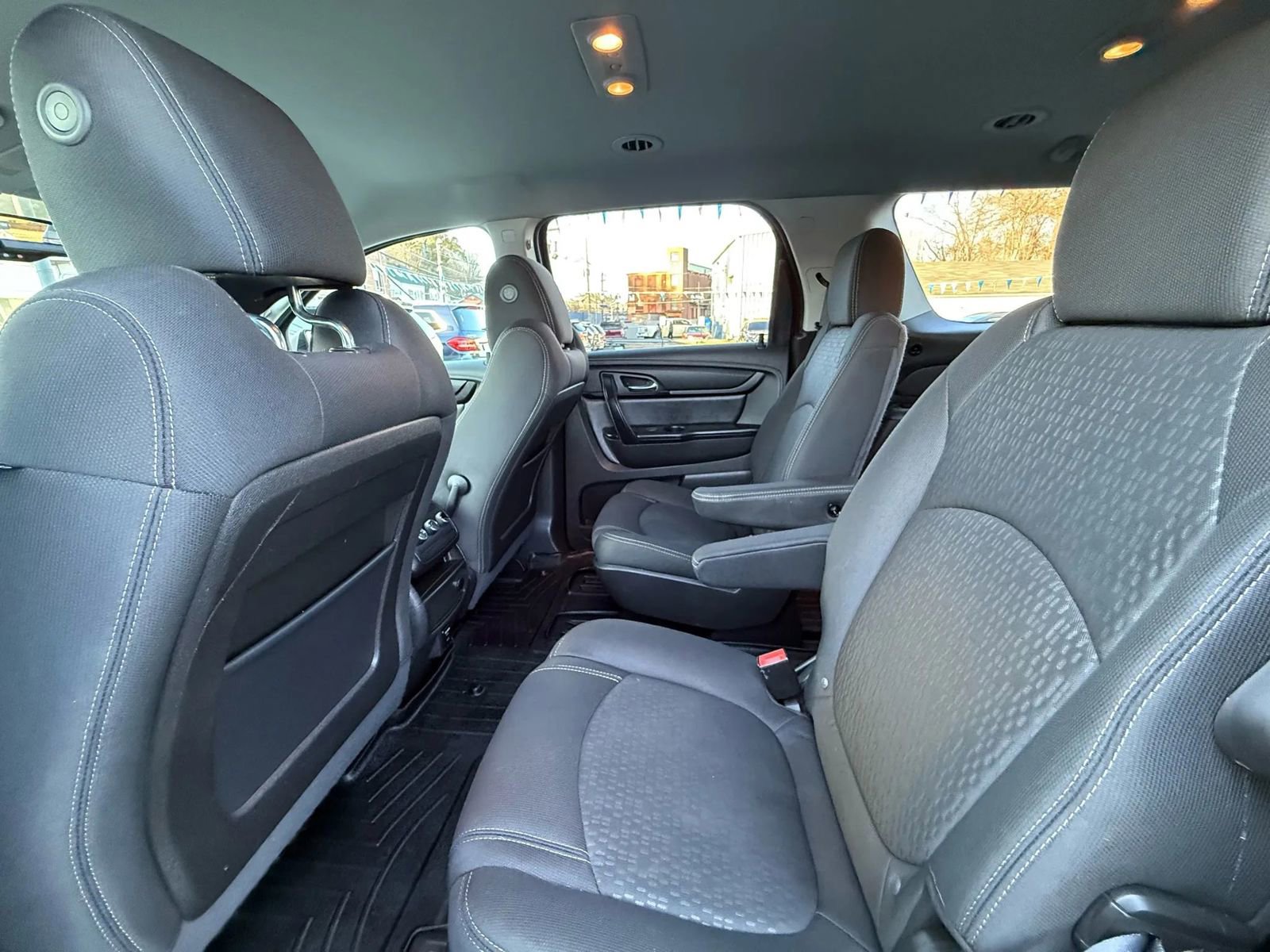 Used 2016 GMC Acadia SLE image 41