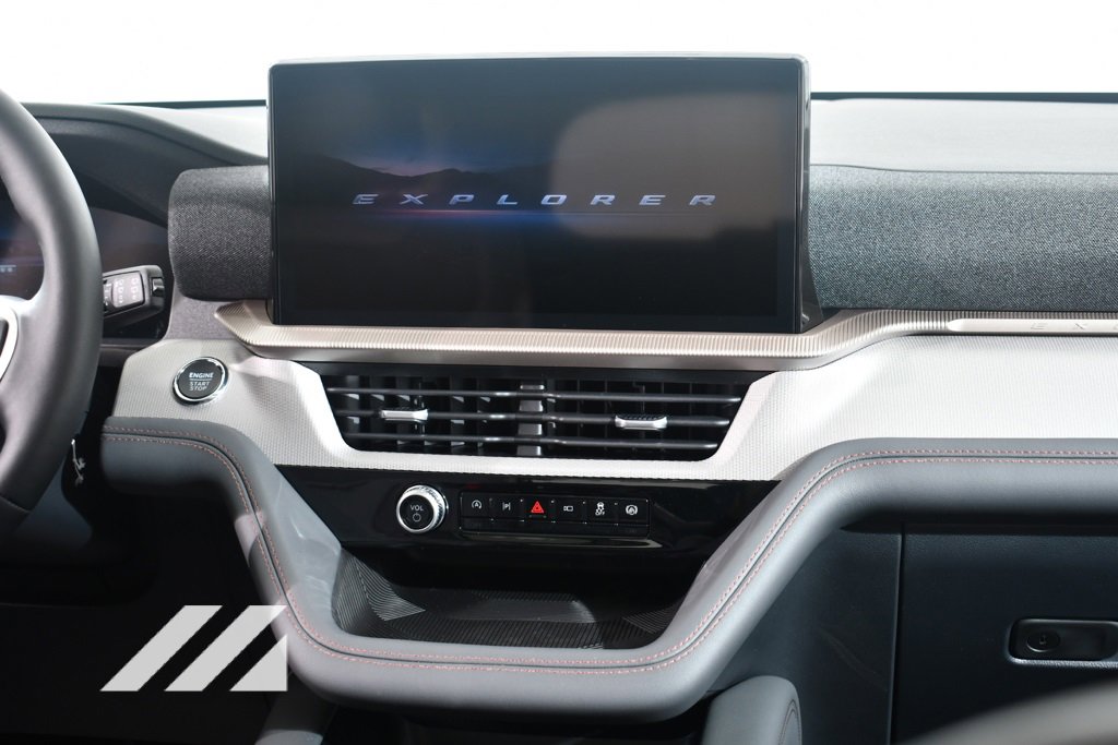 New 2025 Ford Explorer Active w/ Active Comfort Package image 9